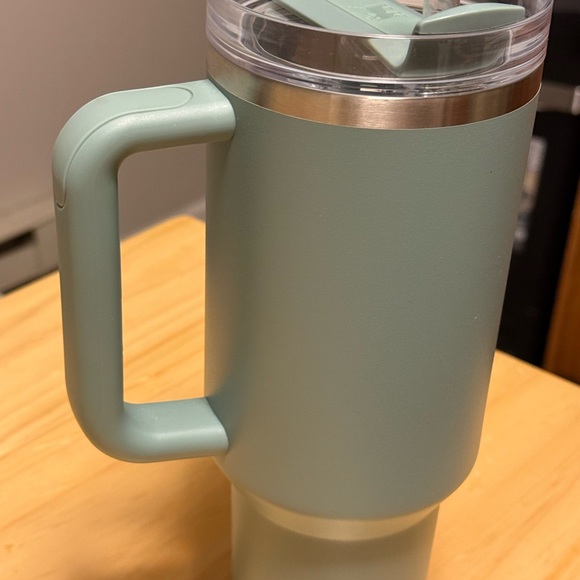 Stanley 40 oz “Quencher” Travel Mug - Picture 4 of 6